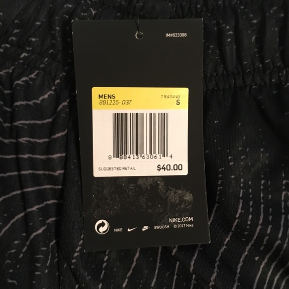 Men’s Nike Shorts - Picture 3 of 8